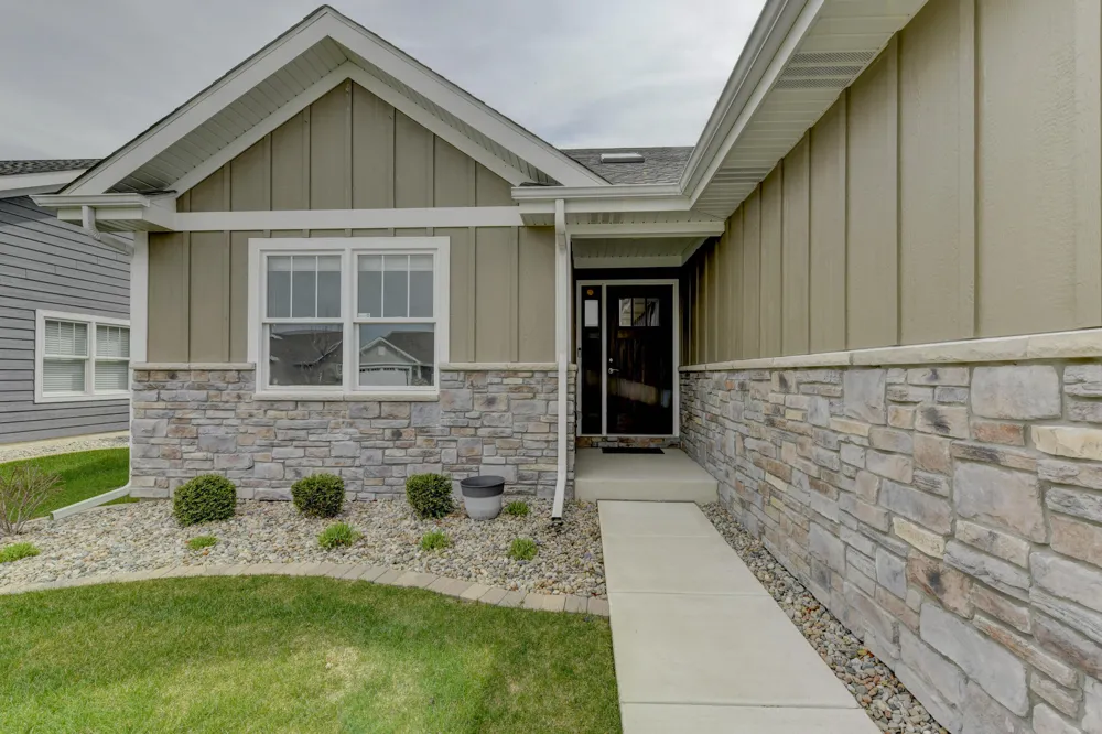 8595 Larkspur Terrace St. John, IN 46373