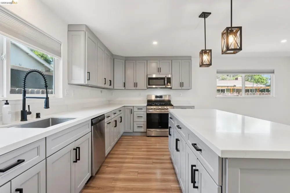 1300 Evergreen Dr. Concord, CA 94520