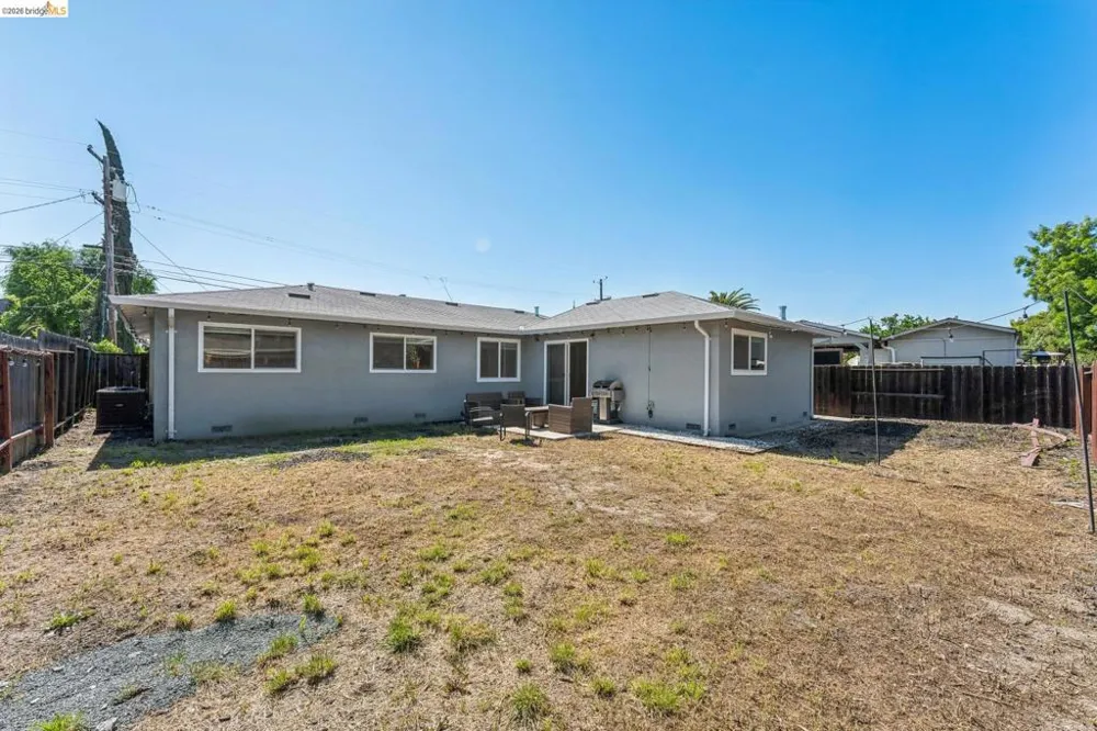 1300 Evergreen Dr. Concord, CA 94520