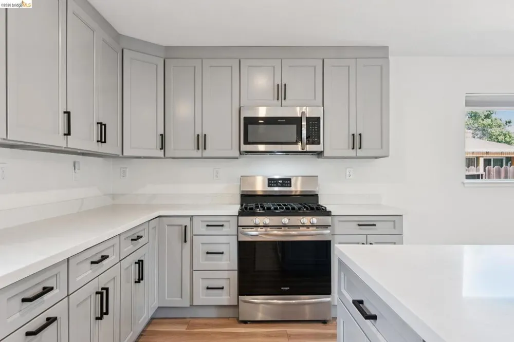 1300 Evergreen Dr. Concord, CA 94520