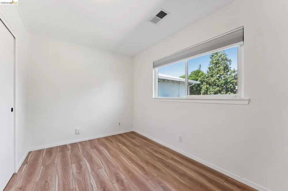 1300 Evergreen Dr. Concord, CA 94520