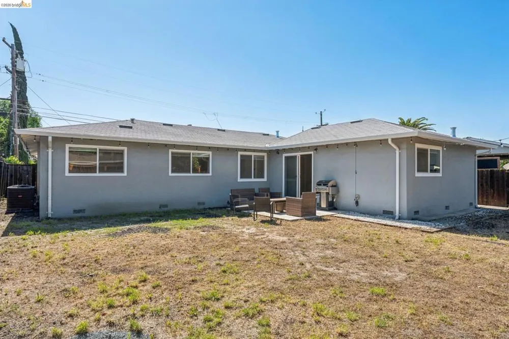 1300 Evergreen Dr. Concord, CA 94520