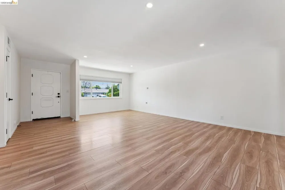 1300 Evergreen Dr. Concord, CA 94520