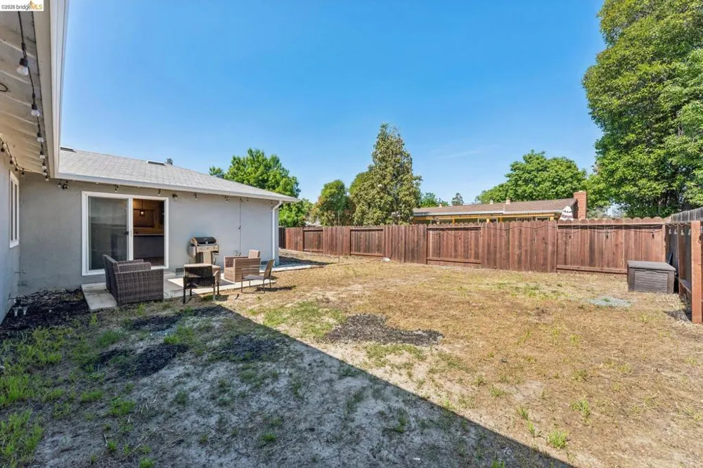 1300 Evergreen Dr. Concord, CA 94520