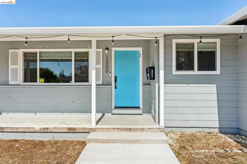1300 Evergreen Dr. Concord, CA 94520