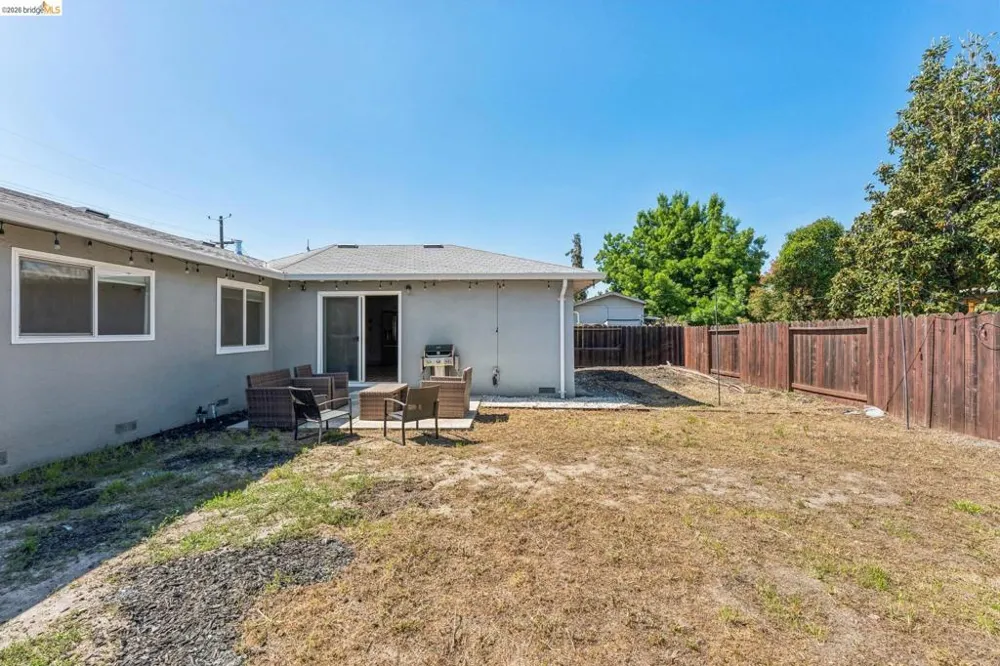 1300 Evergreen Dr. Concord, CA 94520