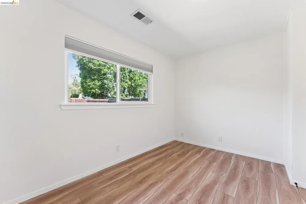 1300 Evergreen Dr. Concord, CA 94520