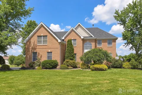 14 E Barnyard Court