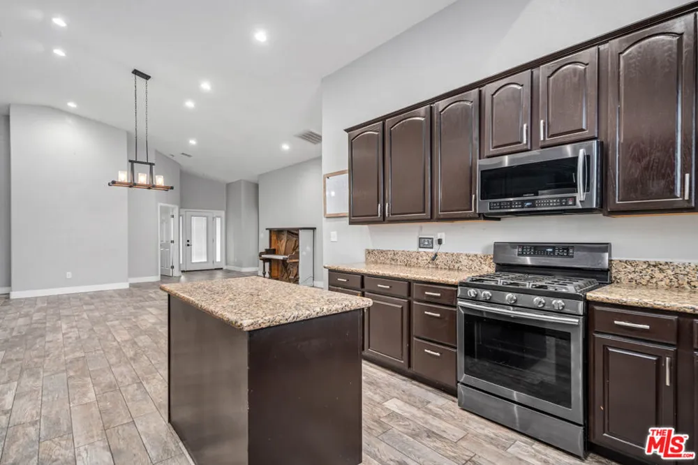 9628 Denhart Avenue California City, CA 93505