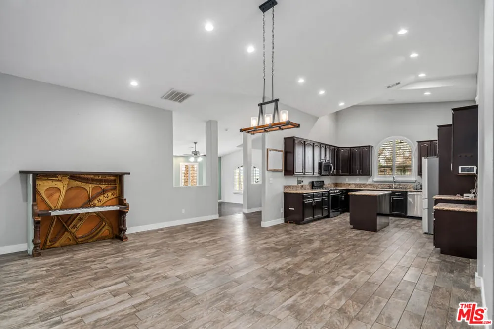 9628 Denhart Avenue California City, CA 93505