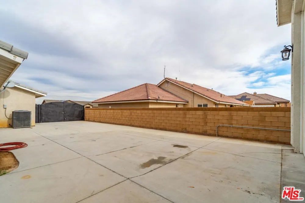 9628 Denhart Avenue California City, CA 93505
