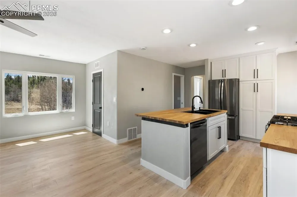 61 Garnet Lane Lake George, CO 80827