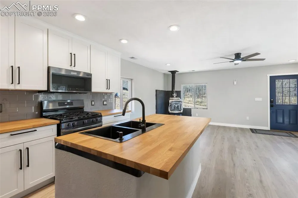 61 Garnet Lane Lake George, CO 80827