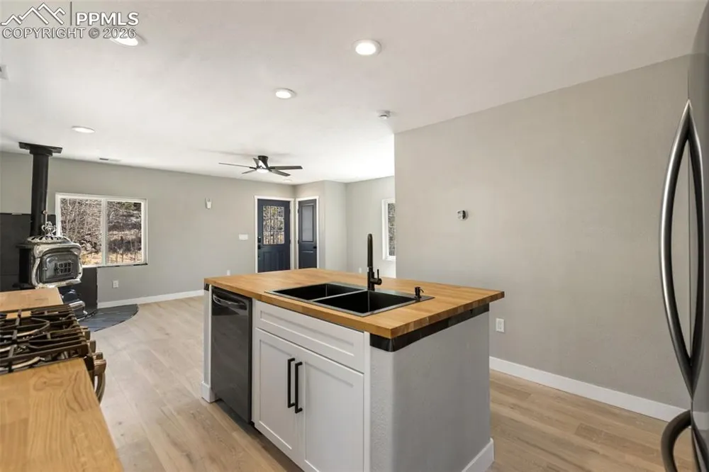 61 Garnet Lane Lake George, CO 80827