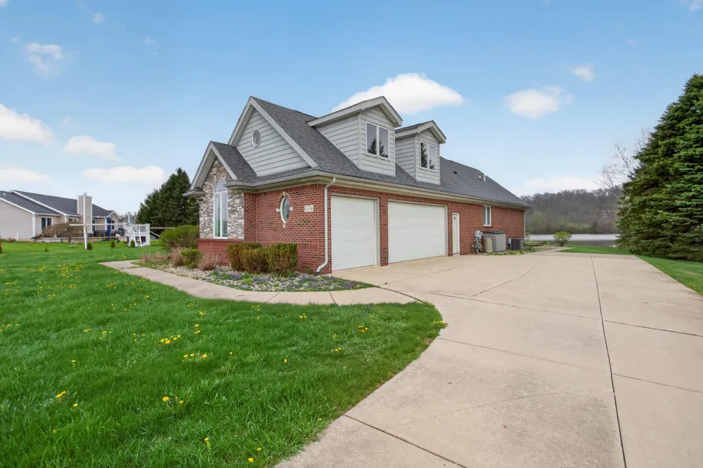 8334 Irish Mist Onsted, MI 49265