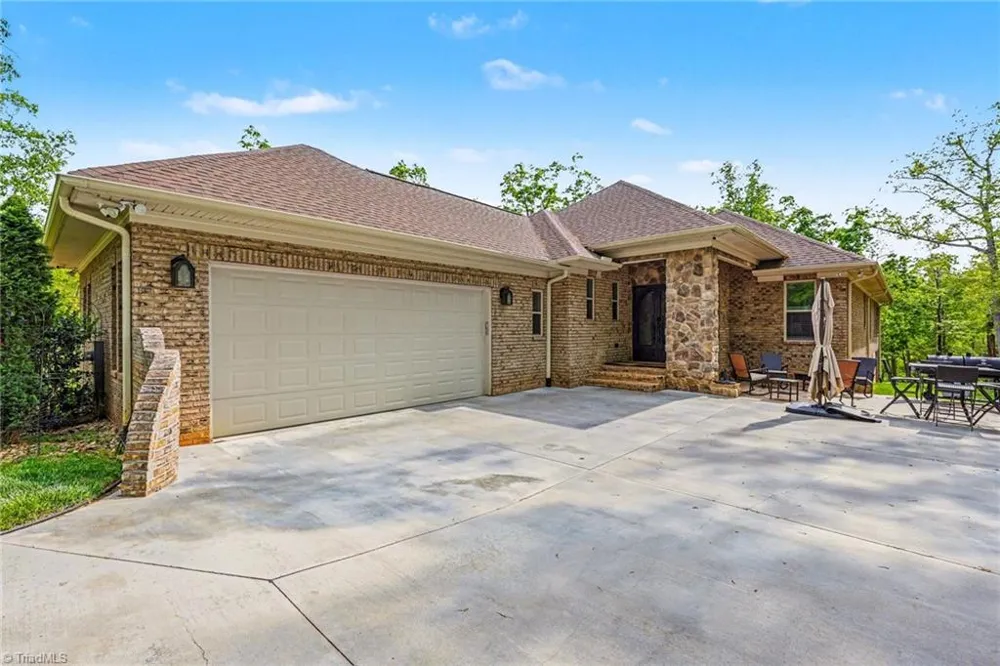 1629 Healing Springs Drive Denton, NC 27239