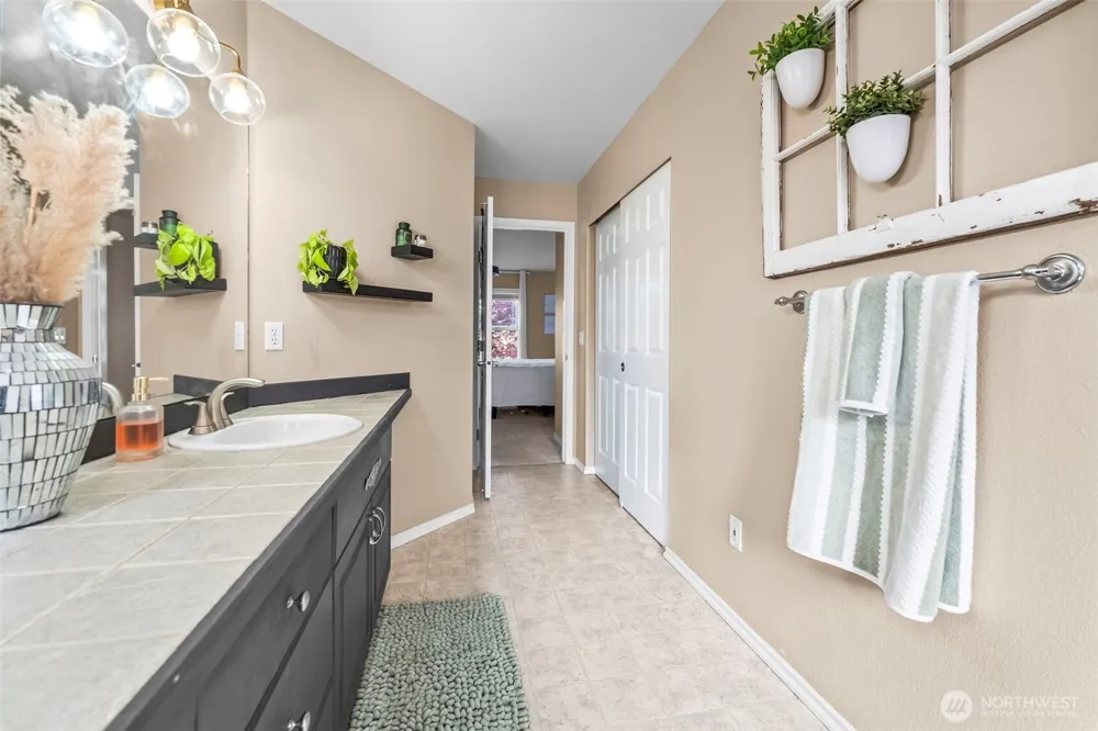 425 Sorensen St Buckley, WA 98321
