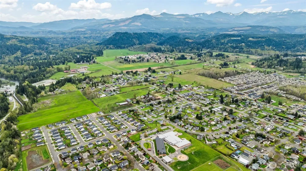 425 Sorensen St Buckley, WA 98321
