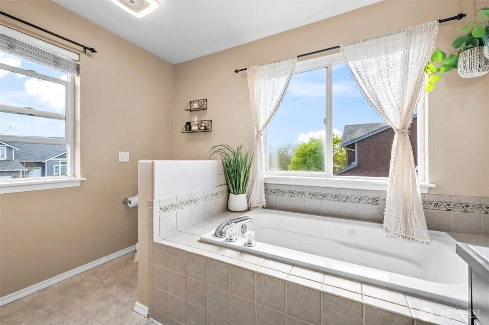 425 Sorensen St Buckley, WA 98321