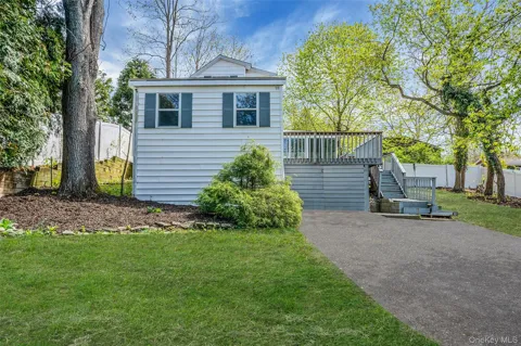 93 Maple Road
