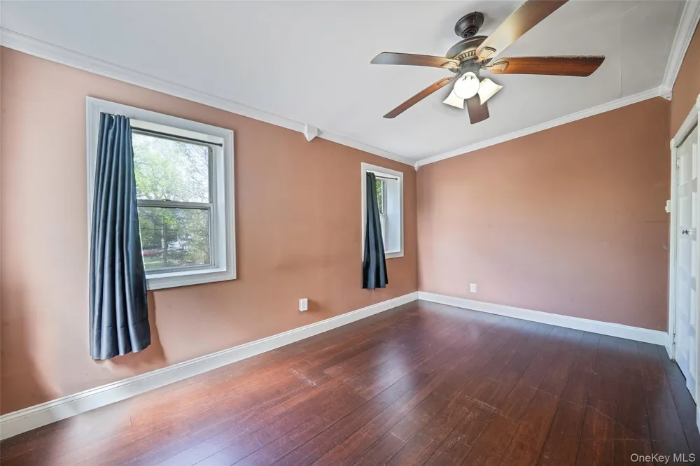 93 Maple Road Kings Park, NY 11754