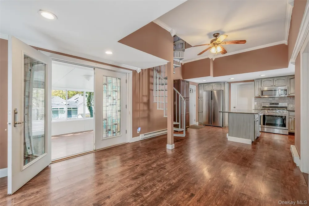 93 Maple Road Kings Park, NY 11754