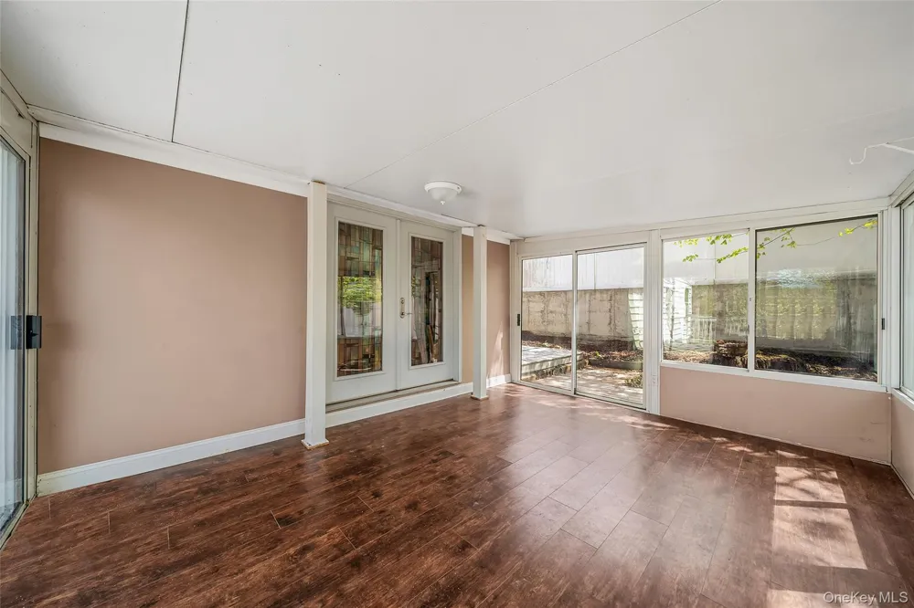 93 Maple Road Kings Park, NY 11754