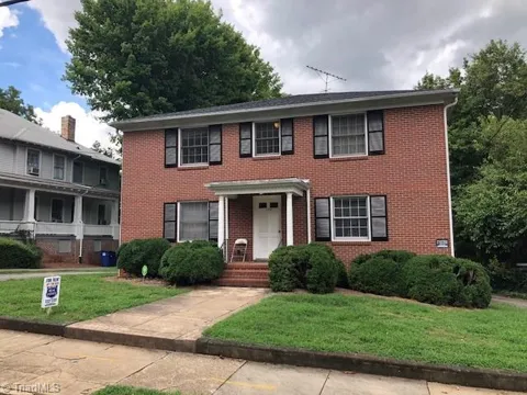 1194 W 4th Street