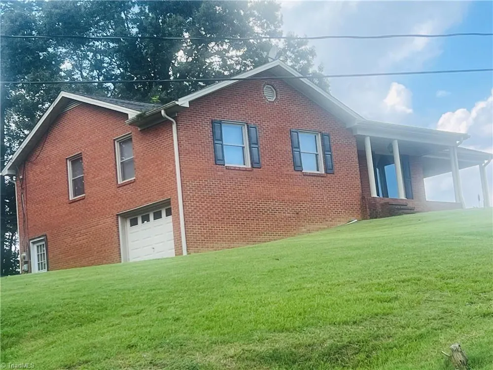 505 Belvue Drive Mount Airy, NC 27030