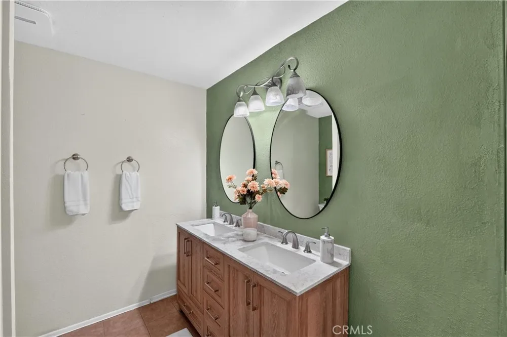 69 Brownfield Pomona, CA 91766