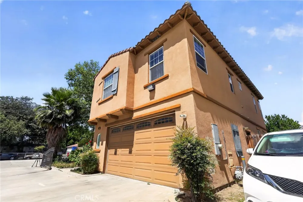 1350 S Towne Pomona, CA 91766