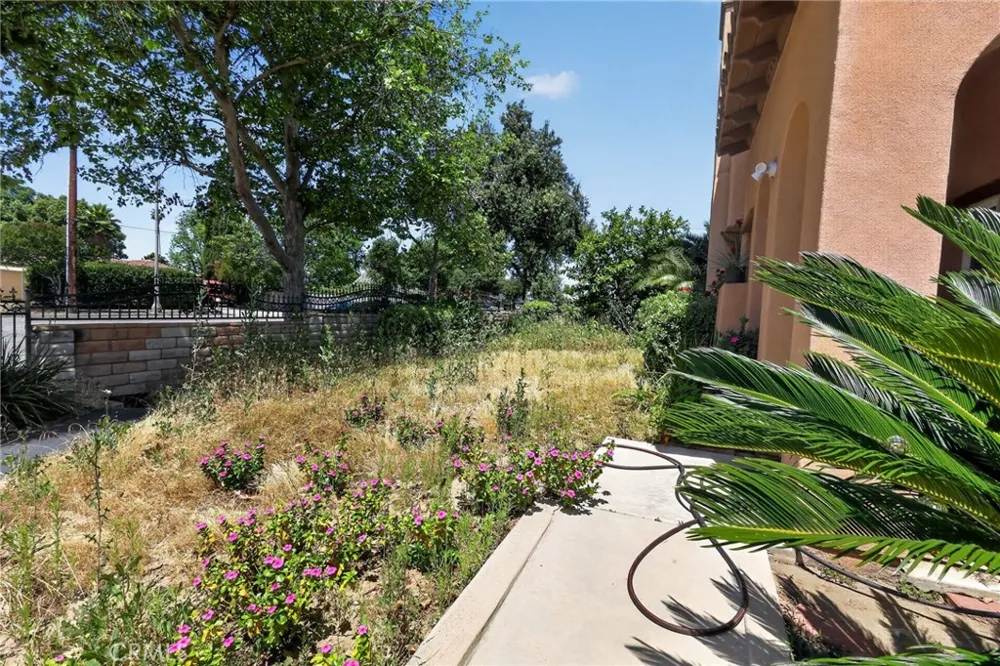 1350 S Towne Pomona, CA 91766