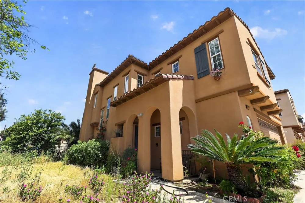 1350 S Towne Pomona, CA 91766