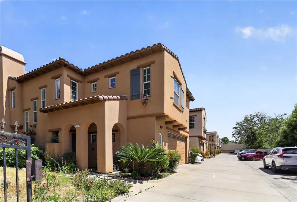 1350 S Towne Pomona, CA 91766