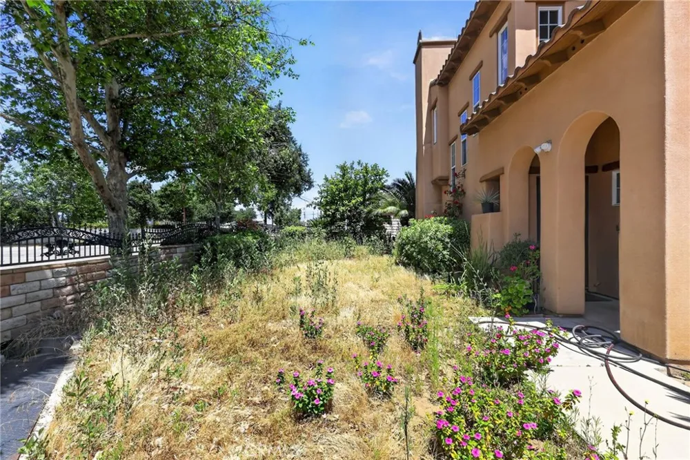 1350 S Towne Pomona, CA 91766