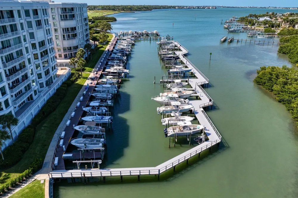 100 OAKMONT LANE #105 Belleair, FL 33756