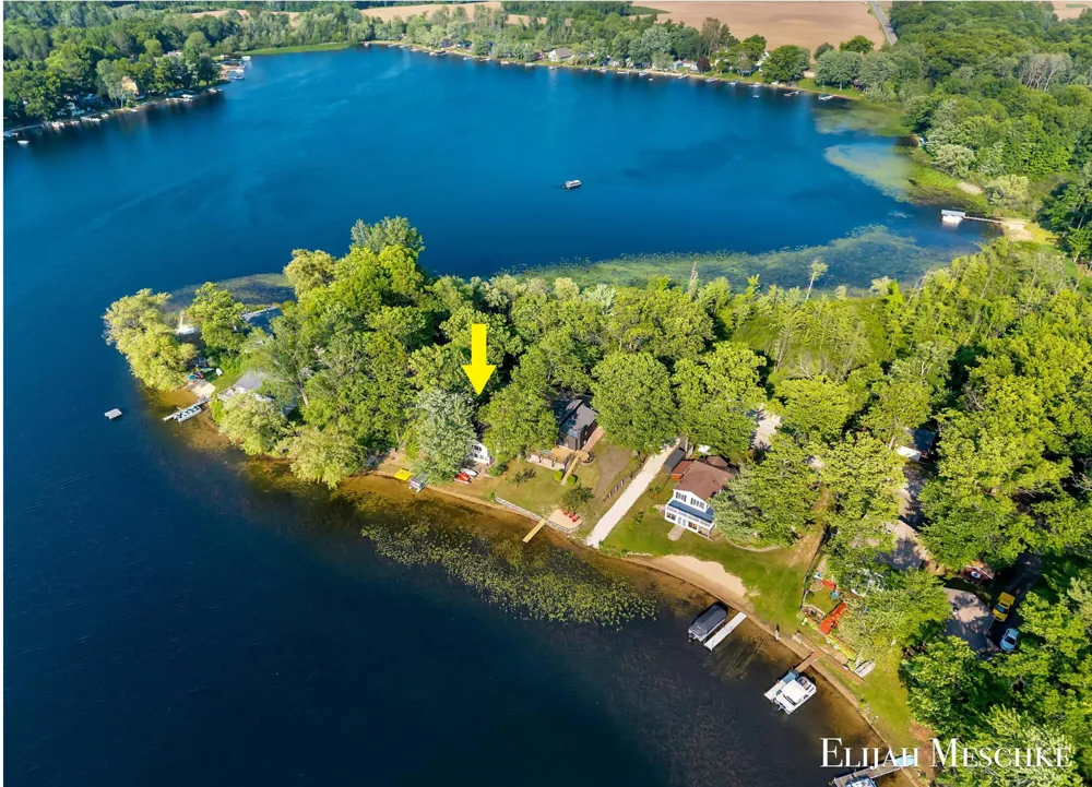 10463 Poplar Drive NE Rockford, MI 49341