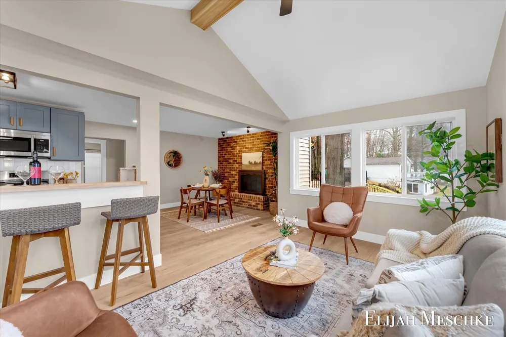 10463 Poplar Drive NE Rockford, MI 49341