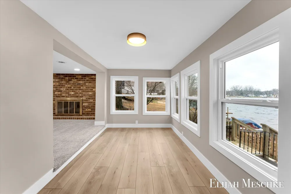 10463 Poplar Drive NE Rockford, MI 49341