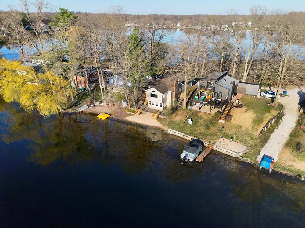 10463 Poplar Drive NE Rockford, MI 49341