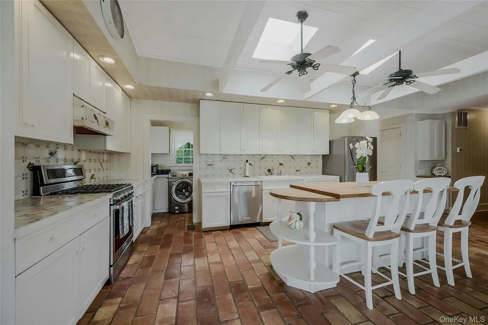 5A/5B Jessup Lane Quogue, NY 11959