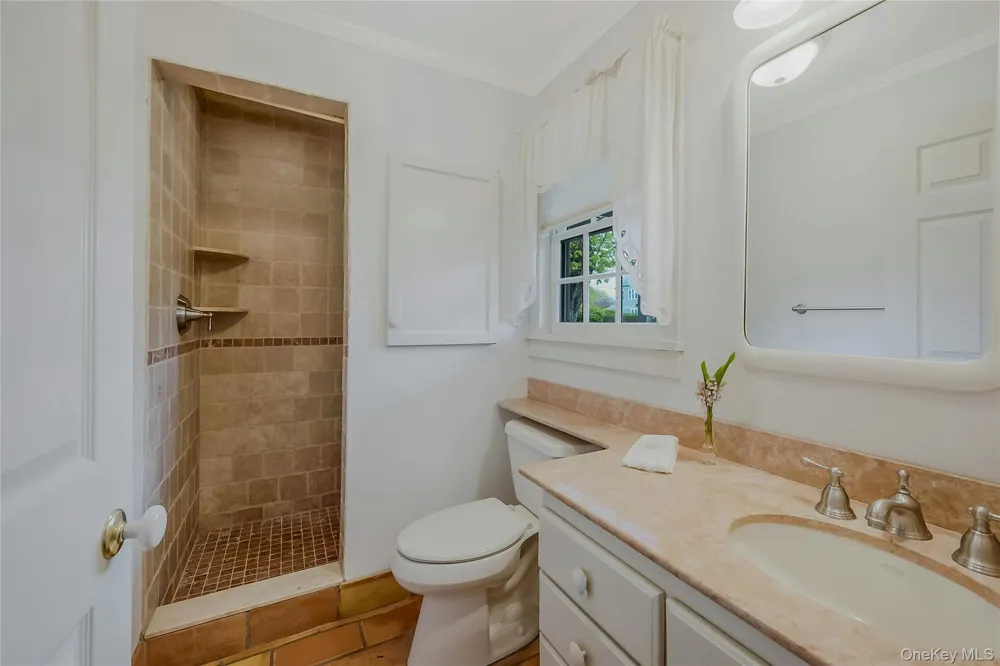 5A/5B Jessup Lane Quogue, NY 11959