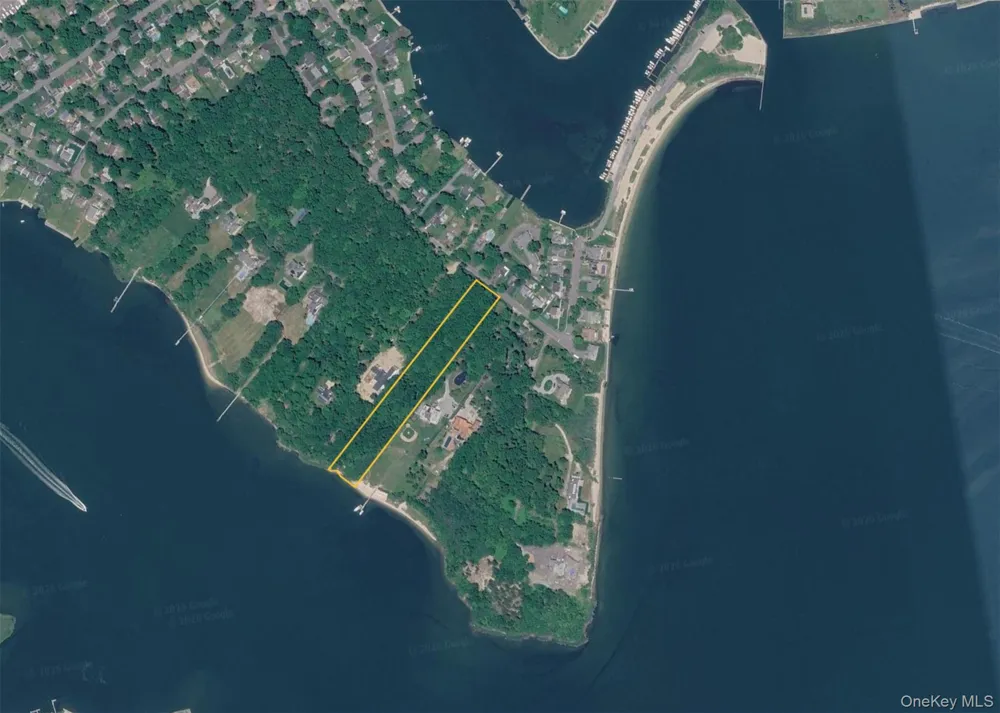 38 Old Neck Road S Center Moriches, NY 11934