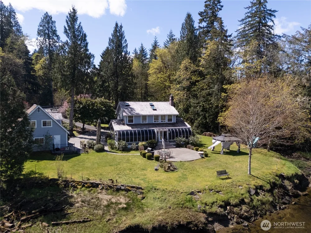 8320 E Grapeview Loop Road Allyn, WA 98524