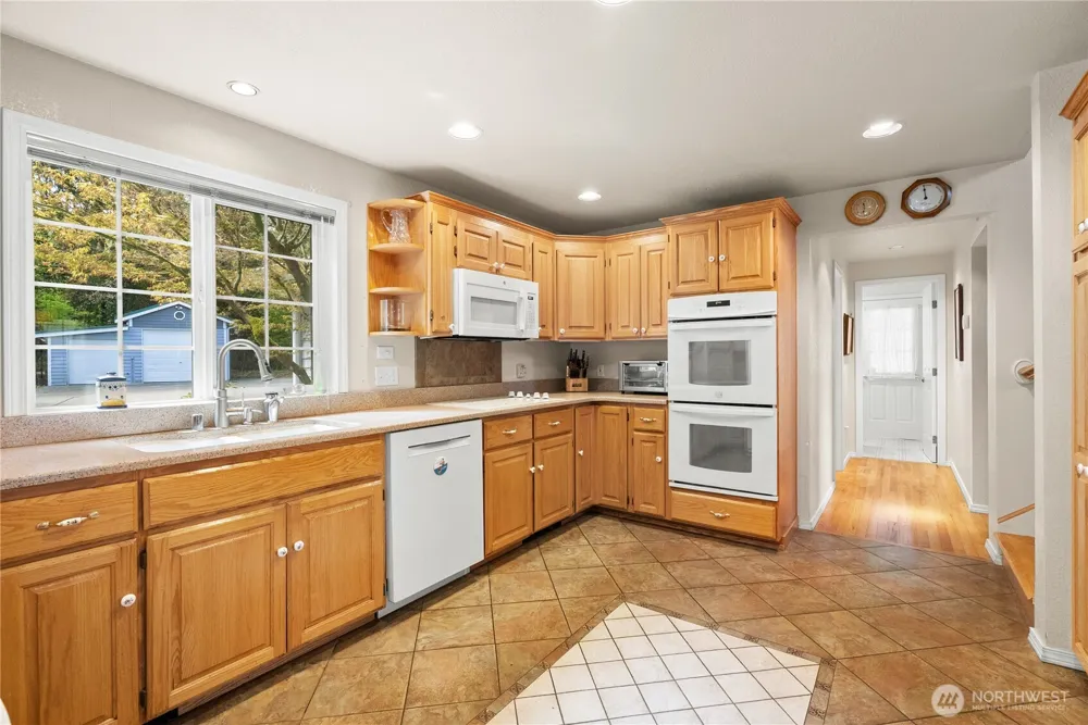8320 E Grapeview Loop Road Allyn, WA 98524