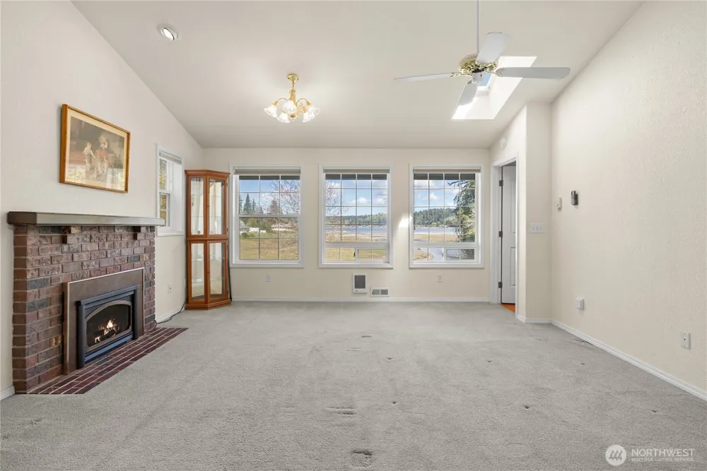 8320 E Grapeview Loop Road Allyn, WA 98524