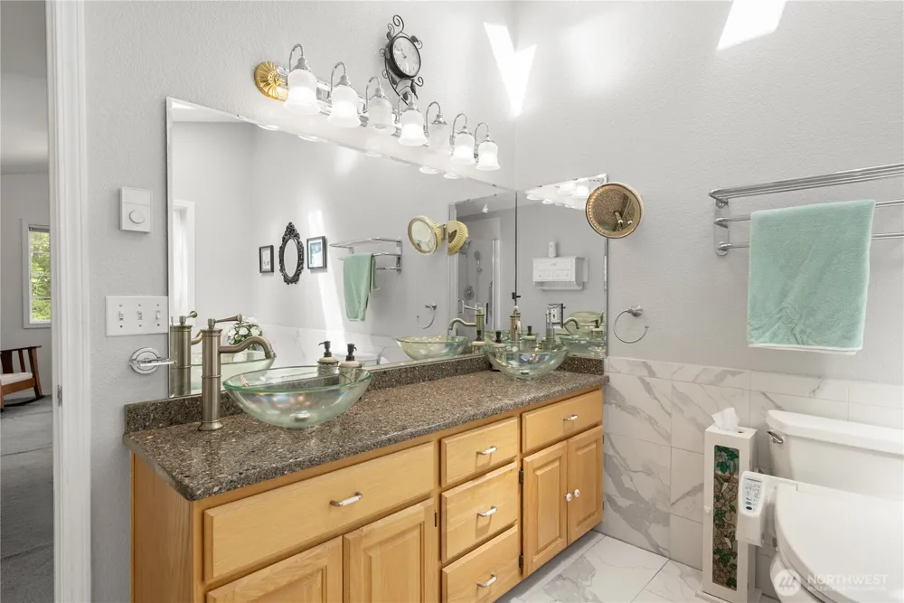 8320 E Grapeview Loop Road Allyn, WA 98524