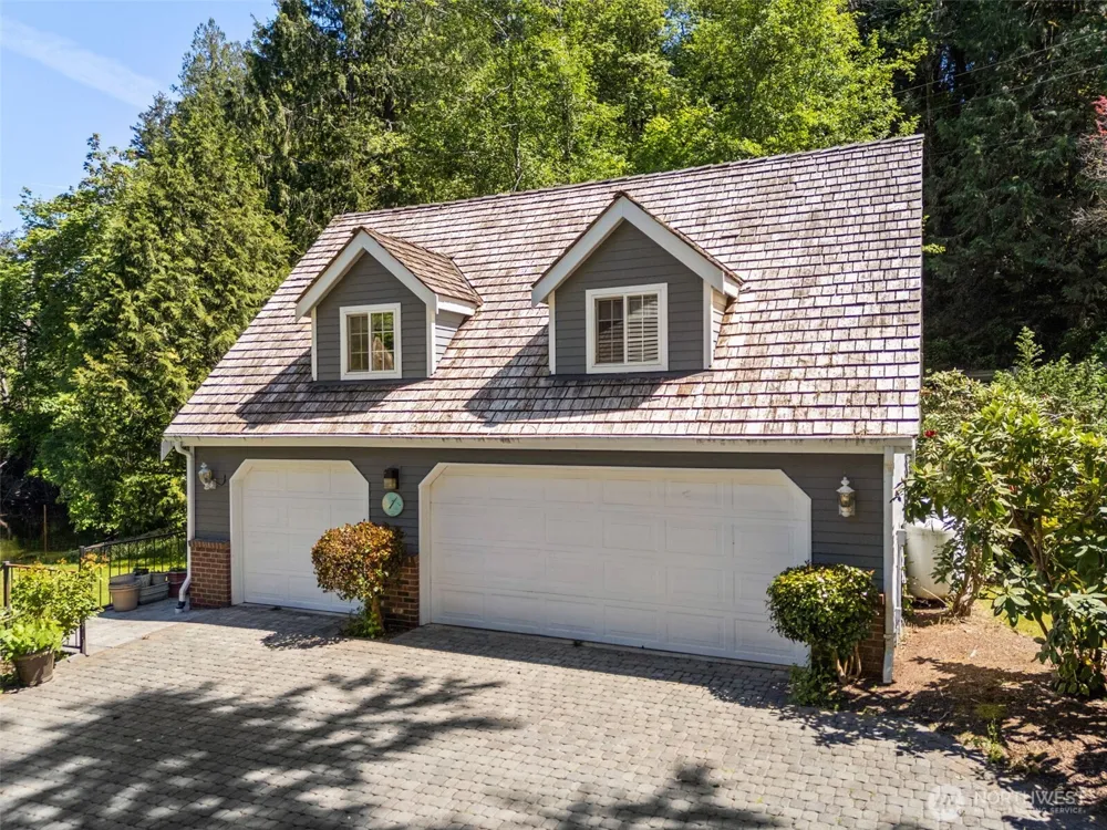 8320 E Grapeview Loop Road Allyn, WA 98524