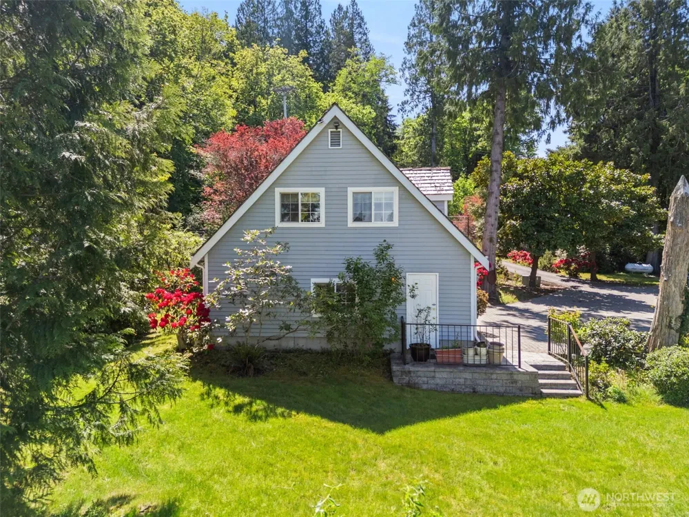 8320 E Grapeview Loop Road Allyn, WA 98524