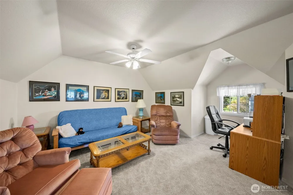 8320 E Grapeview Loop Road Allyn, WA 98524